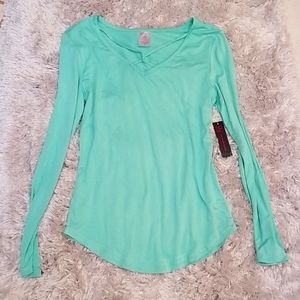 Pretty mint green looking sleeve top with detail